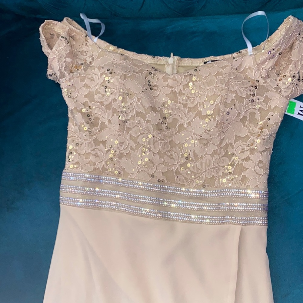 Women’s Gown size medium